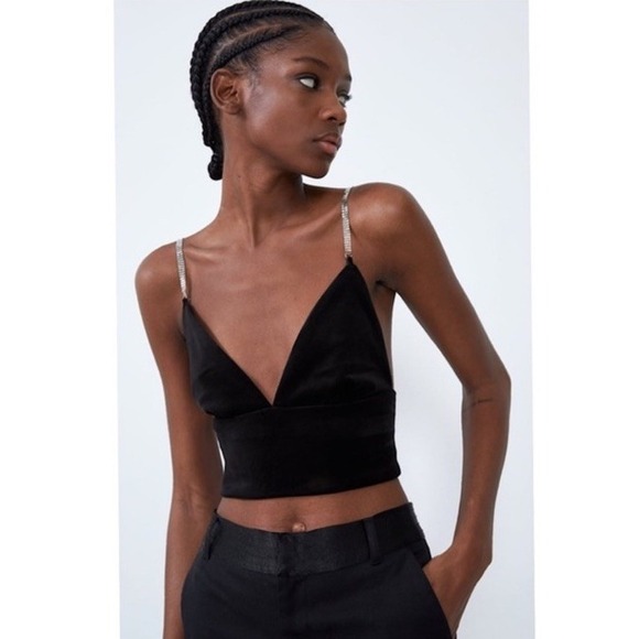 New ZARA Black Cropped Velvet‎ Top With V-Neck & Metallic Straps Size XS - Picture 1 of 8